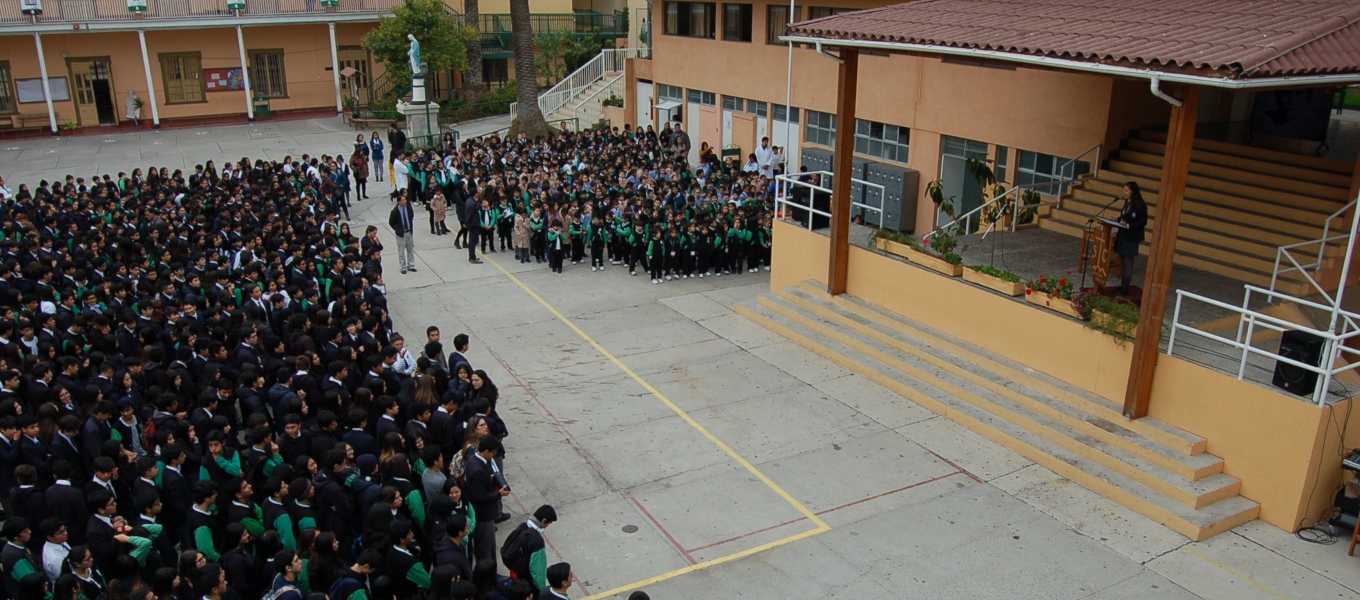 Colegio celebra el 130 natalicio de Gabriela Mistral